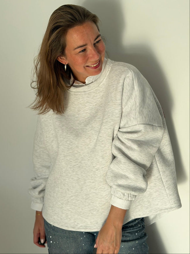 SALUT Sweater -- Grijs